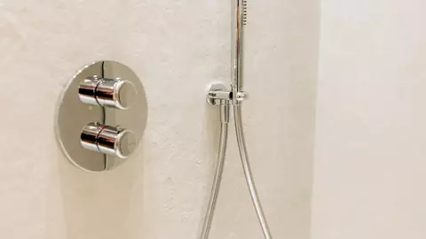 Handbrause in der Dusche