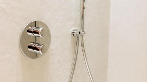 Handbrause in der Dusche