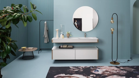 Floraler Teppich im Badezimmer