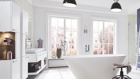 Bad in Weiß und Creme