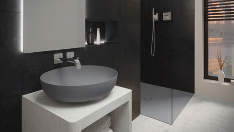 Bodenebene Dusche im kleinen Bad