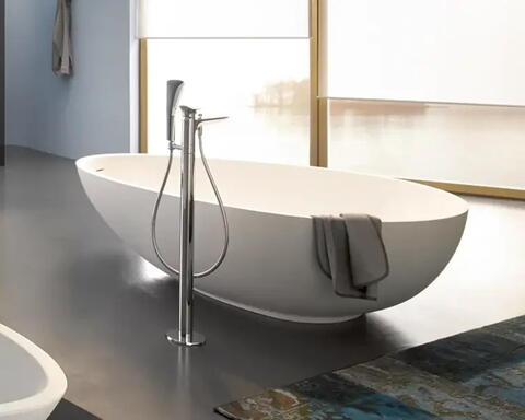 Badewanne mit Armatur