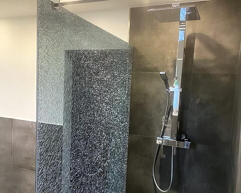 Weniger Badewanne, mehr Dusche