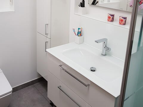 Ausreichend Platz am Waschtisch