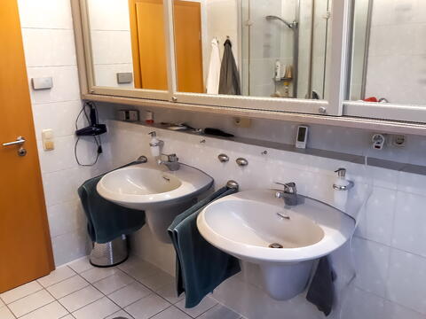 Badezimmer vor der Sanierung