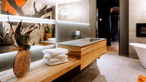 Badmöbel schaffen Stauraum am Waschbecken