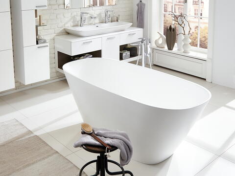 Die freistehende Badewanne fürs Bad