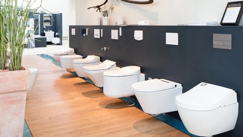 Toiletten in der Ausstellung