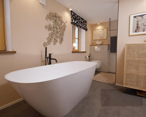 Home Story Aigner freistehende Badewanne