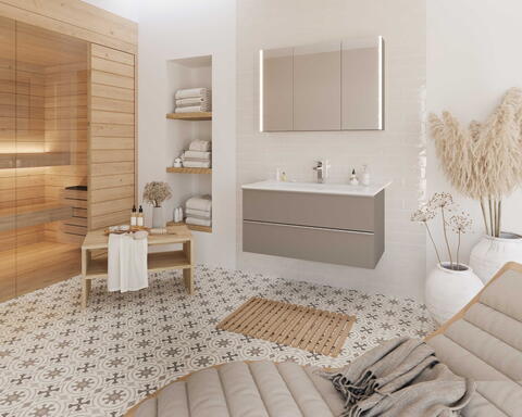 Helles Badezimmer mit beleuchteter Sauna und Relaxliege