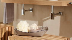 Brennende Kerze im Badezimmer