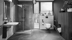 Großes barrierefreies Badezimmer